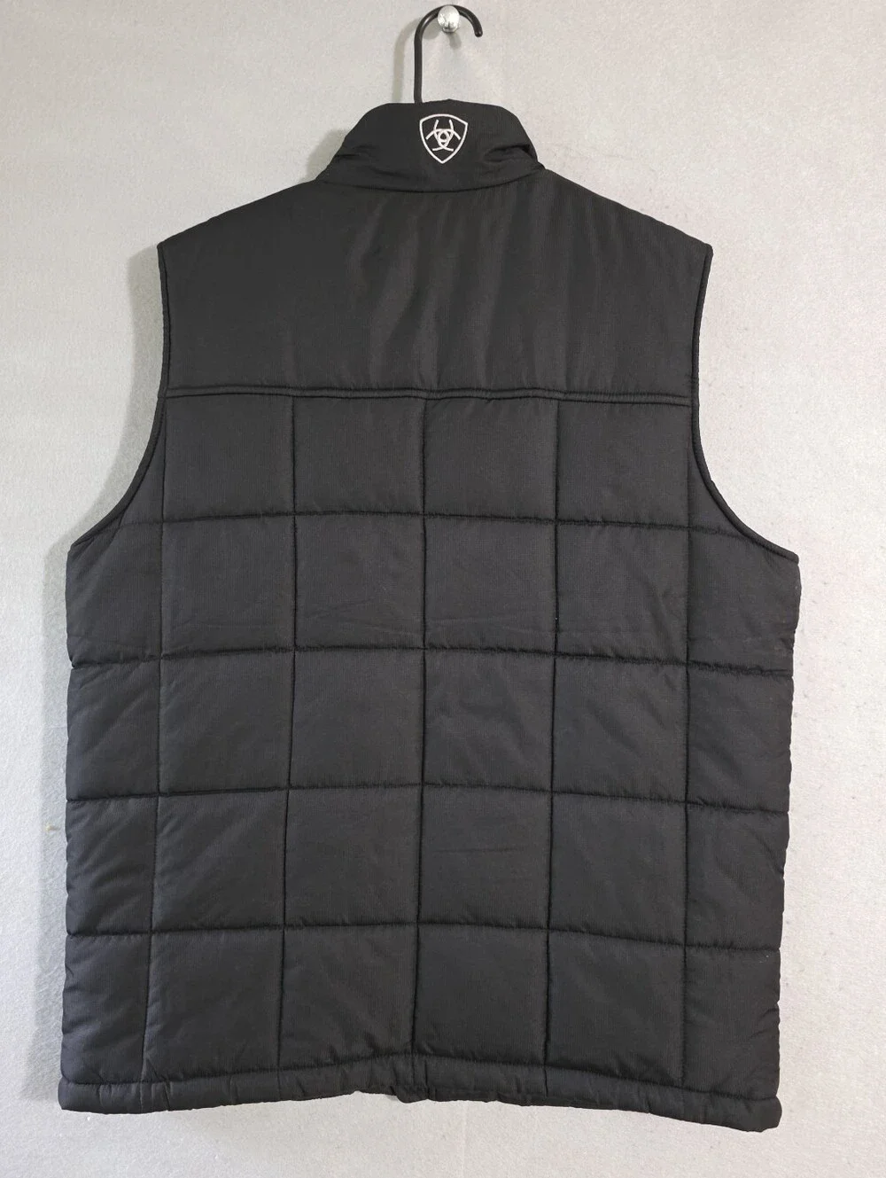 NWOT Ariat Mens Black Crius Insulated Quilted Puffer Vest 10011523 Size Large